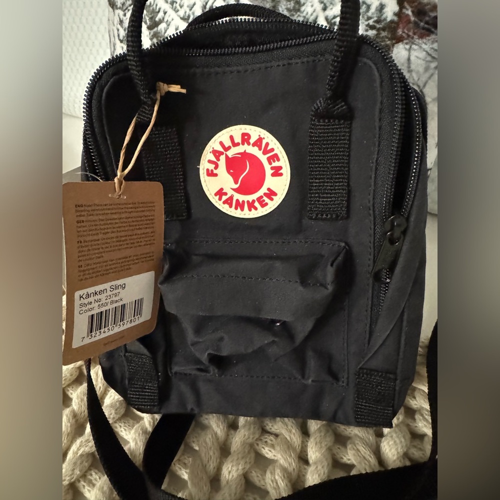 Fjallraven Kankeb Sling Black NEW WITH TAGS